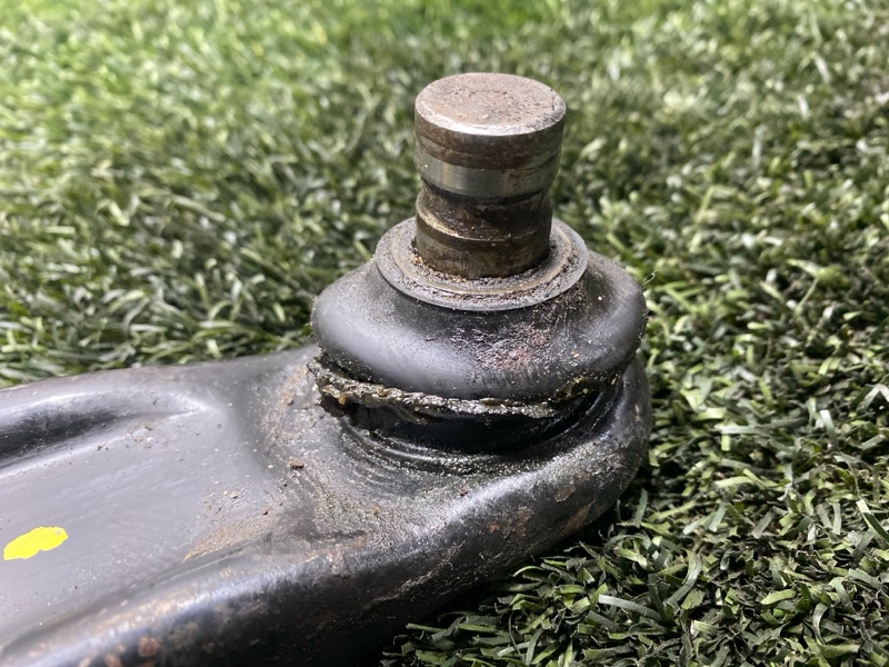 Рычаг нижний, 3000 рублей, Пешки