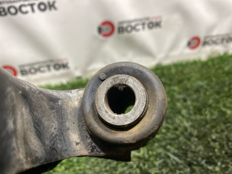 Рычаг нижний, 3000 рублей, Пешки