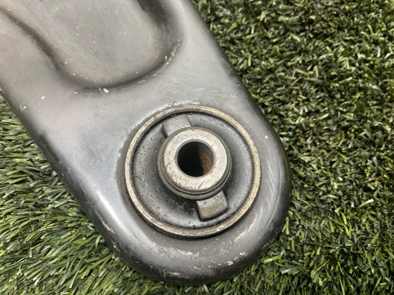 Рычаг нижний, 3000 рублей, Пешки