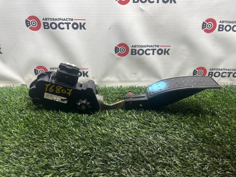 Педаль газа, 2500 рублей, Пешки