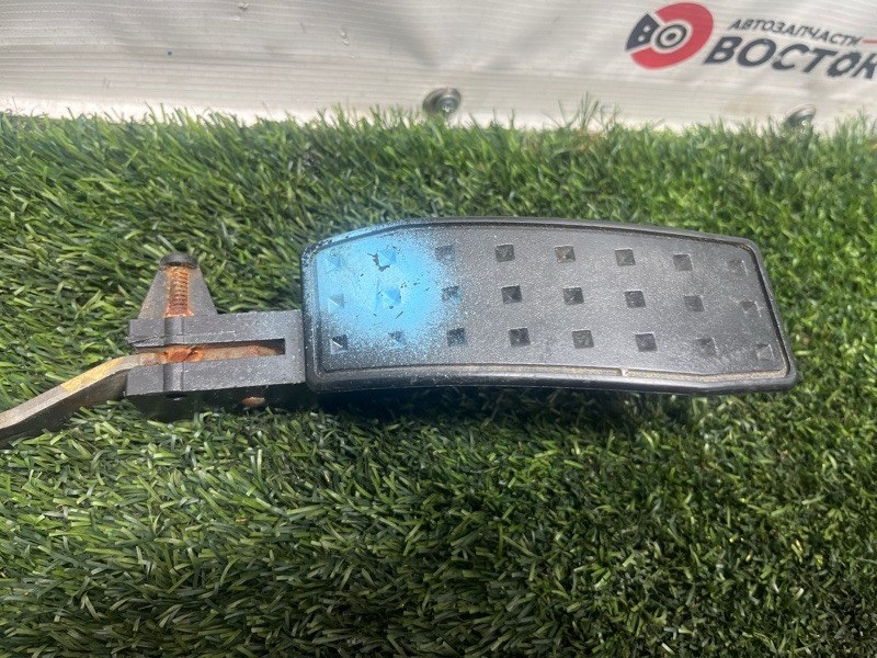 Педаль газа, 2500 рублей, Пешки