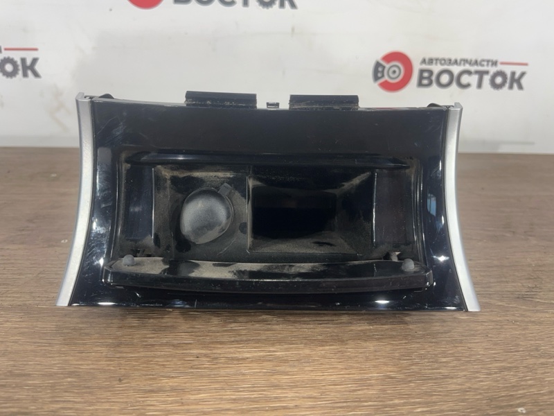 Пепельница, 2000 рублей, Пешки