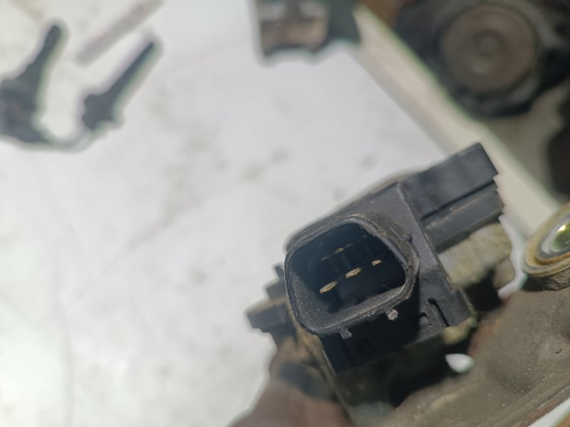 Трапеция дворников, 5000 рублей, Пешки