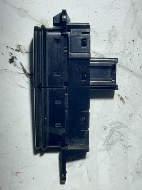 Кнопка стояночного тормоза, 1000 рублей, Пешки