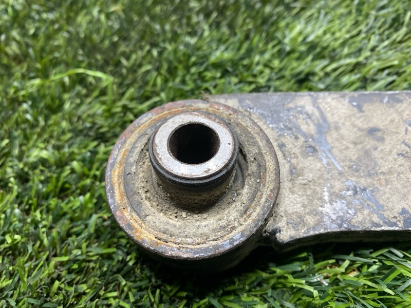 Рычаг нижний, 1500 рублей, Пешки