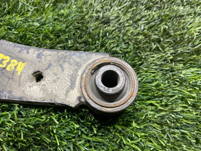 Рычаг нижний, 1500 рублей, Пешки