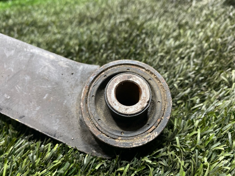 Рычаг нижний, 1500 рублей, Пешки