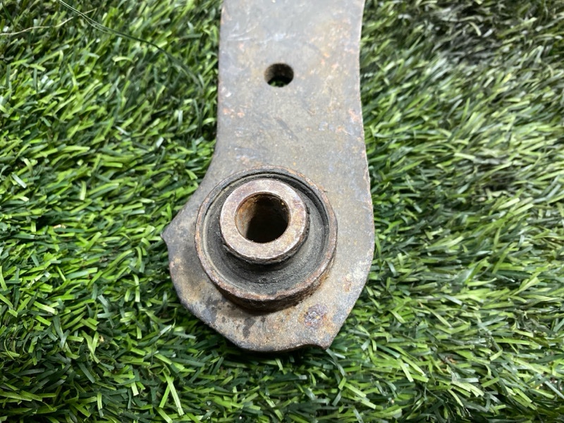 Рычаг нижний, 1500 рублей, Пешки