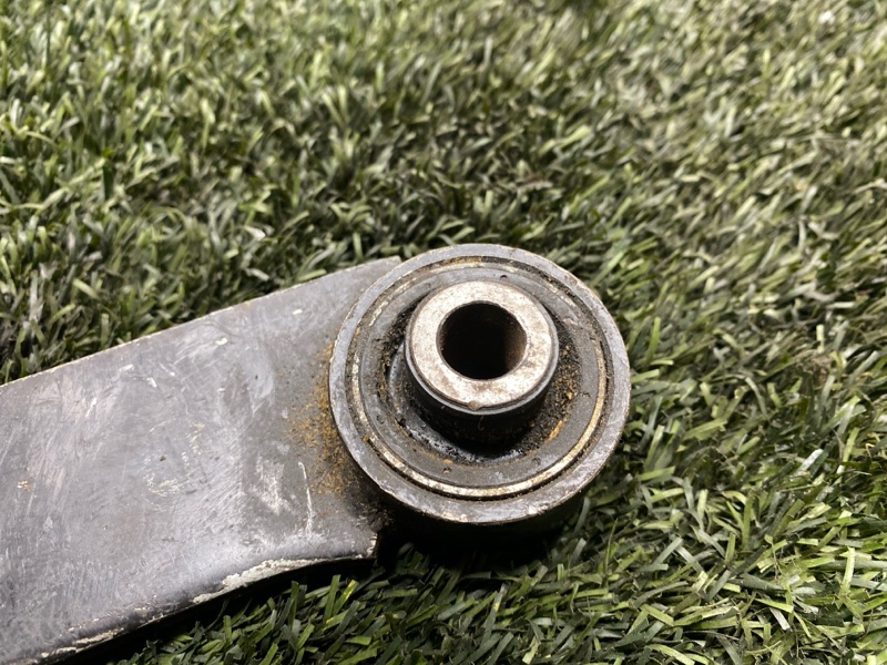 Рычаг нижний, 1500 рублей, Пешки