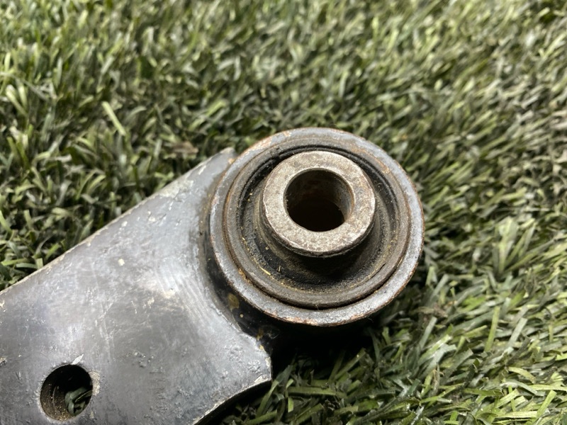 Рычаг нижний, 1500 рублей, Пешки