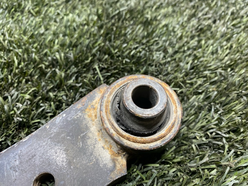 Рычаг нижний, 1500 рублей, Пешки