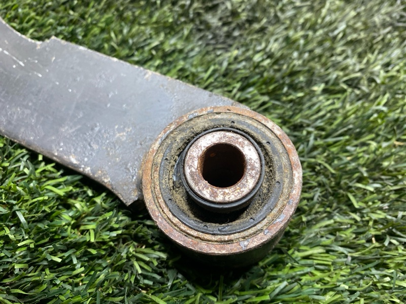 Рычаг нижний, 1500 рублей, Пешки