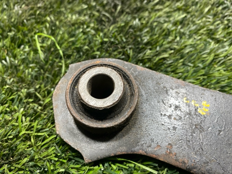 Рычаг нижний, 1500 рублей, Пешки