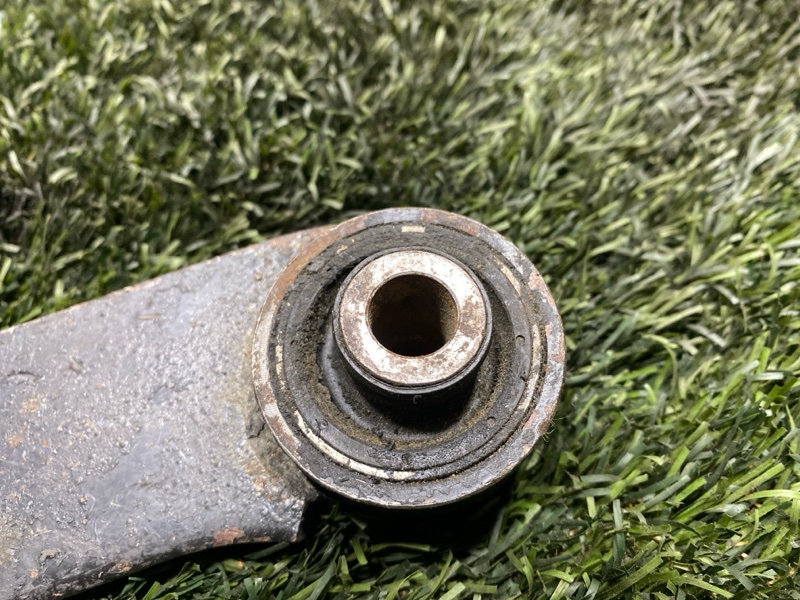 Рычаг нижний, 1500 рублей, Пешки