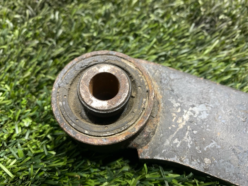 Рычаг нижний, 1500 рублей, Пешки