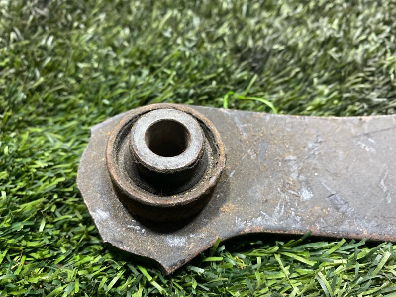 Рычаг верхний, 1500 рублей, Пешки