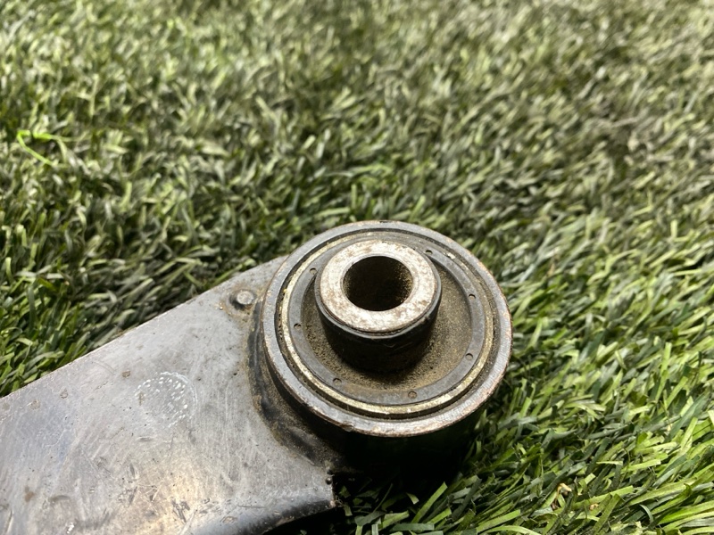 Рычаг нижний, 1500 рублей, Пешки