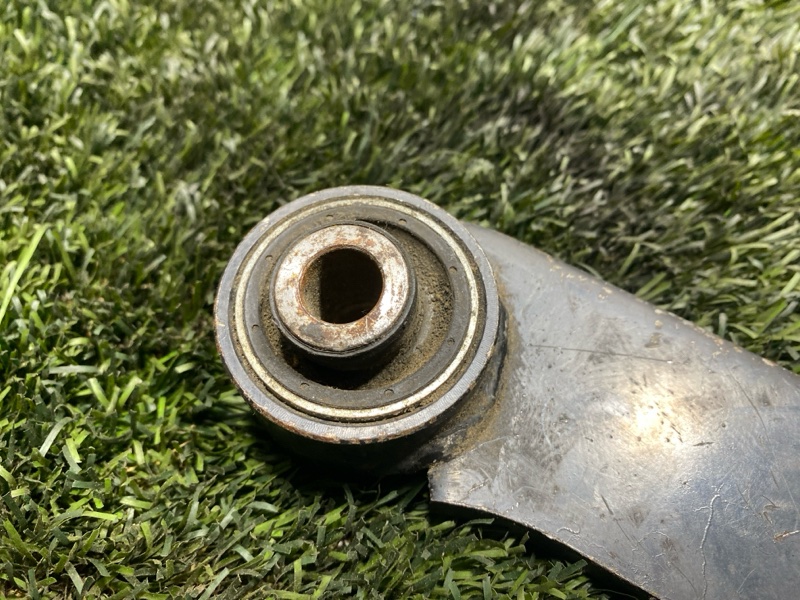 Рычаг нижний, 1500 рублей, Пешки