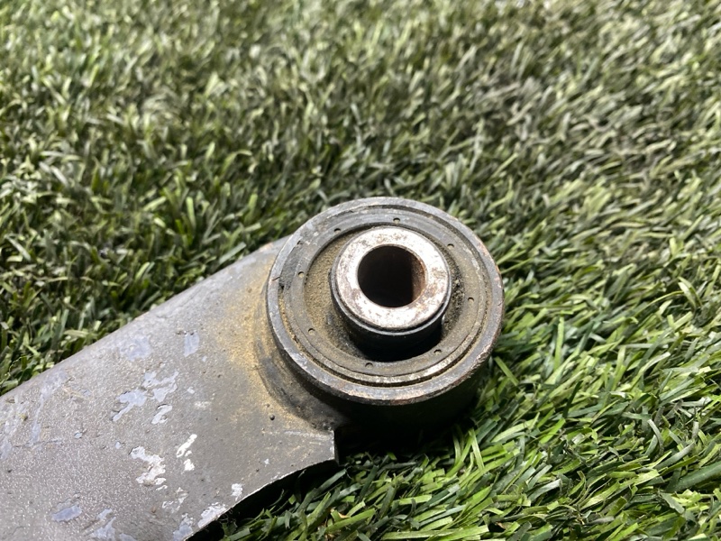 Рычаг нижний, 1500 рублей, Пешки