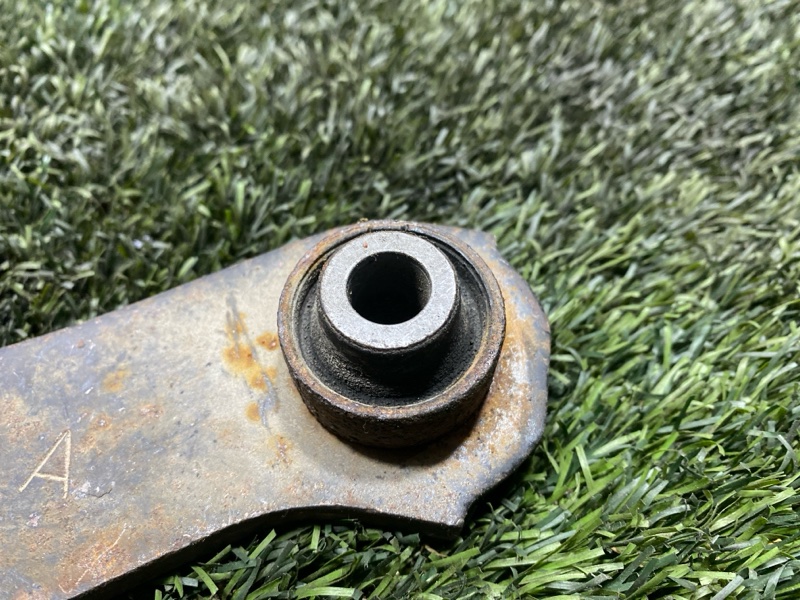 Рычаг нижний, 1500 рублей, Пешки