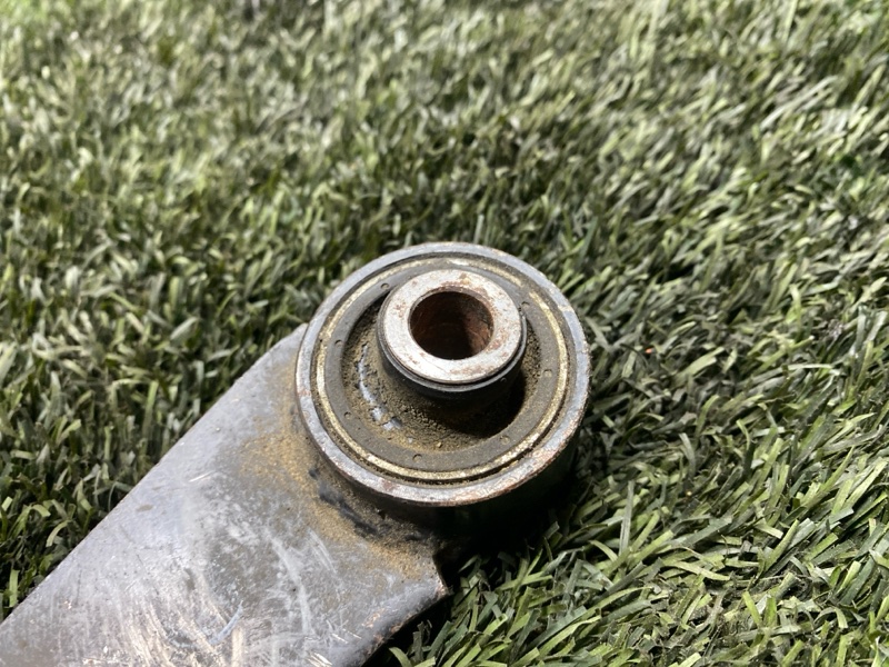 Рычаг нижний, 1500 рублей, Пешки