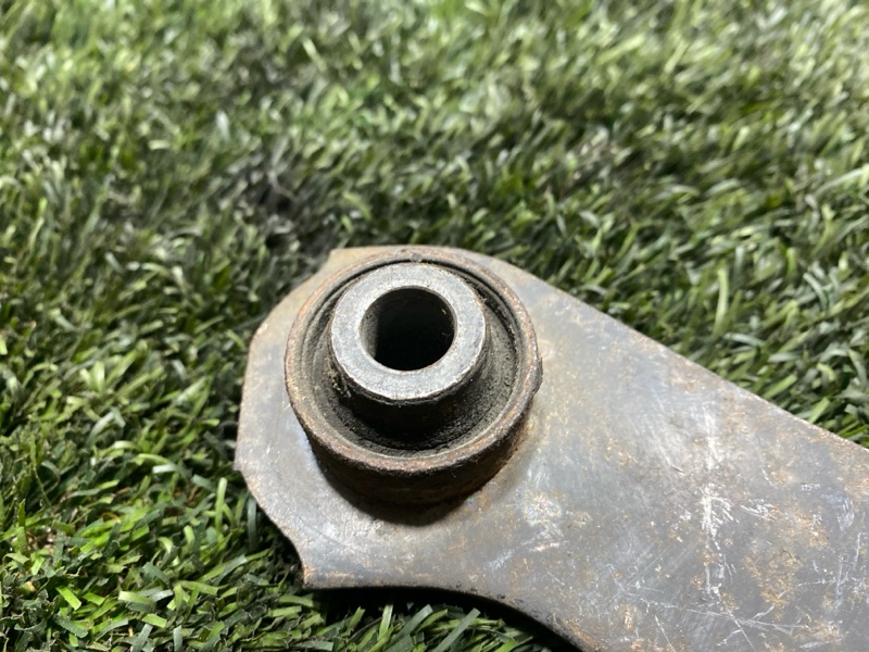 Рычаг нижний, 1500 рублей, Пешки