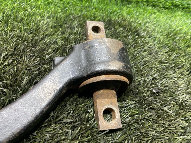 Рычаг нижний, 3000 рублей, Пешки