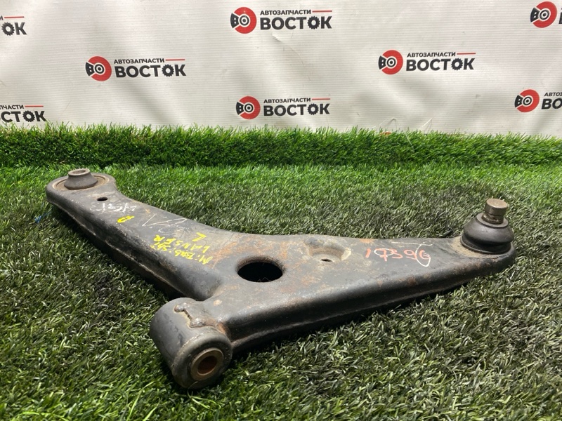 Рычаг нижний, 2500 рублей, Пешки