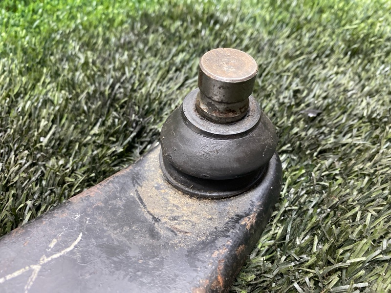 Рычаг нижний, 2500 рублей, Пешки