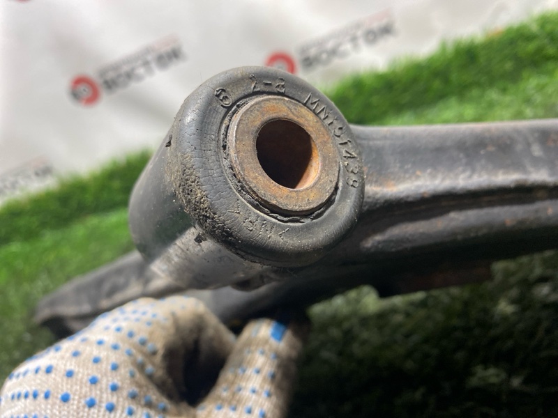 Рычаг нижний, 2500 рублей, Пешки