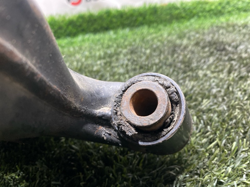 Рычаг нижний, 2500 рублей, Пешки