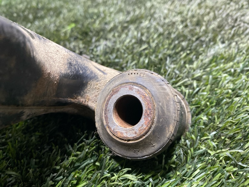 Рычаг нижний, 2500 рублей, Пешки