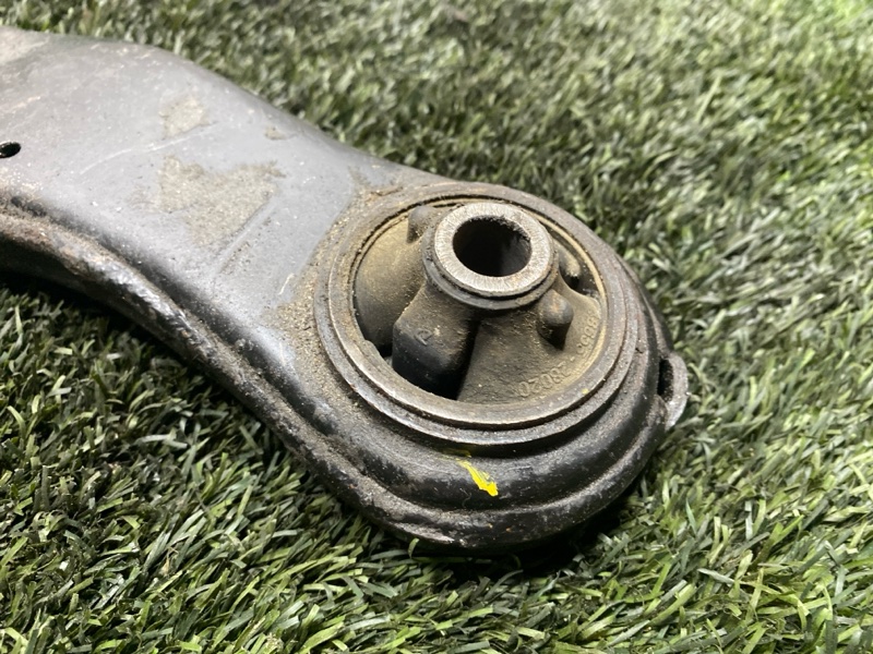 Рычаг нижний, 2500 рублей, Пешки