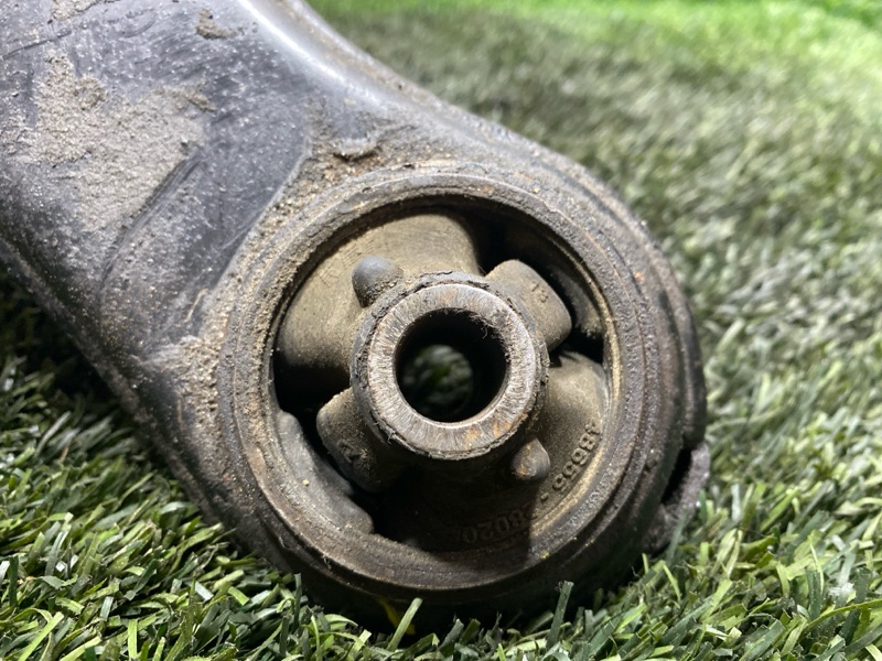 Рычаг нижний, 2500 рублей, Пешки