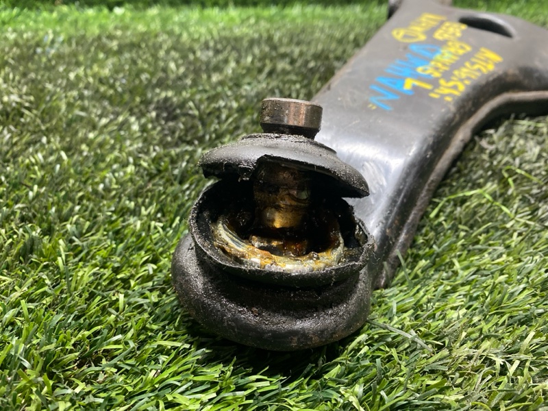 Рычаг нижний, 2500 рублей, Пешки