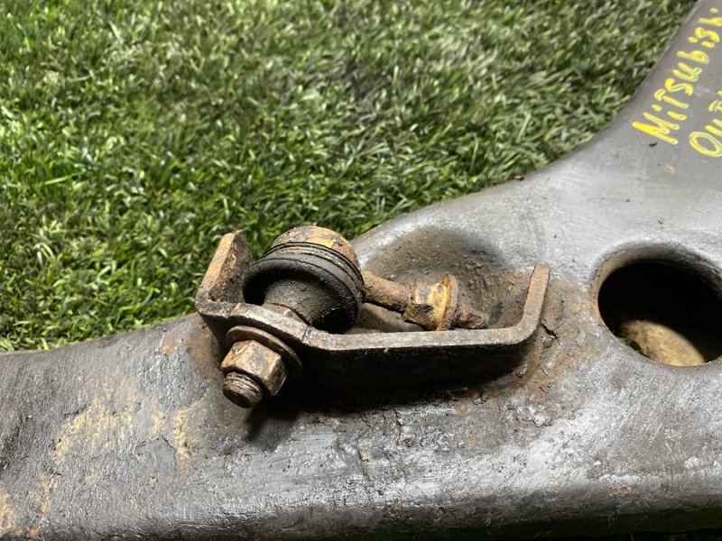 Рычаг нижний, 2500 рублей, Пешки