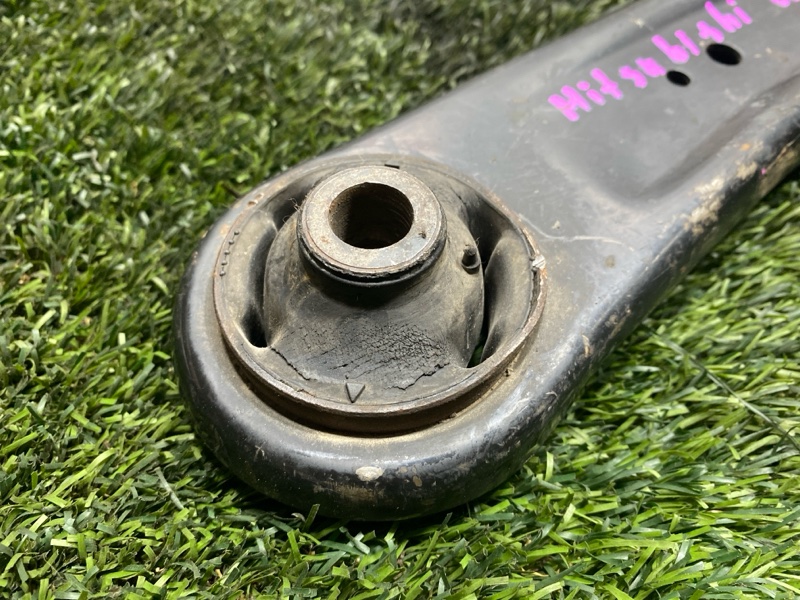 Рычаг нижний, 2500 рублей, Пешки