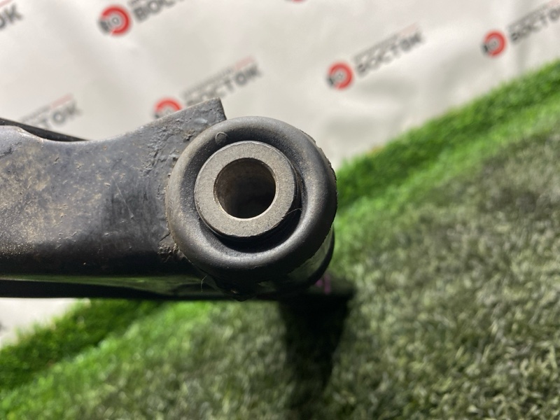 Рычаг нижний, 2500 рублей, Пешки