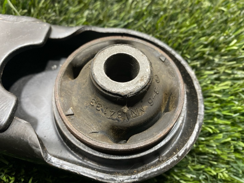 Рычаг нижний, 2500 рублей, Пешки