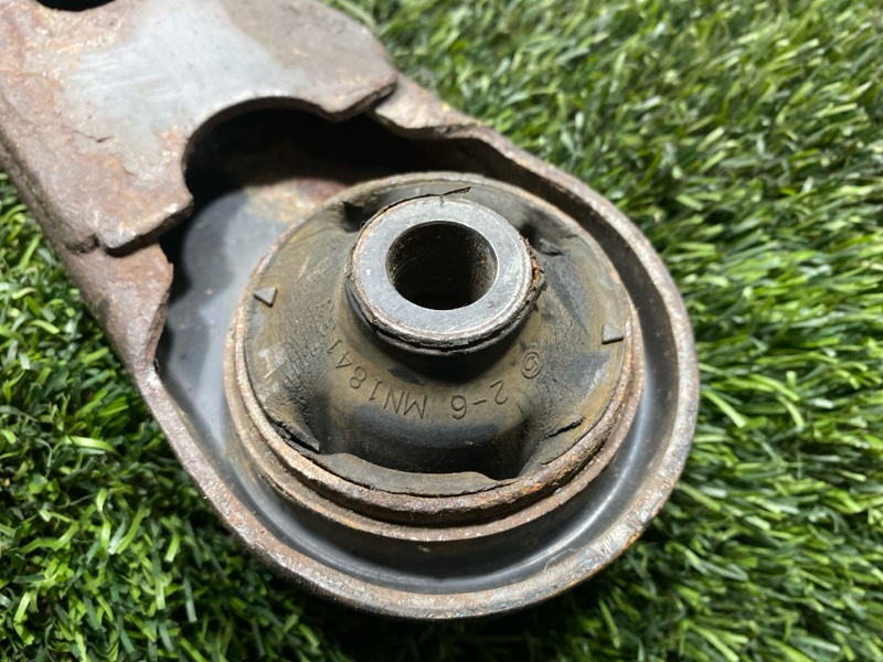 Рычаг нижний, 2500 рублей, Пешки