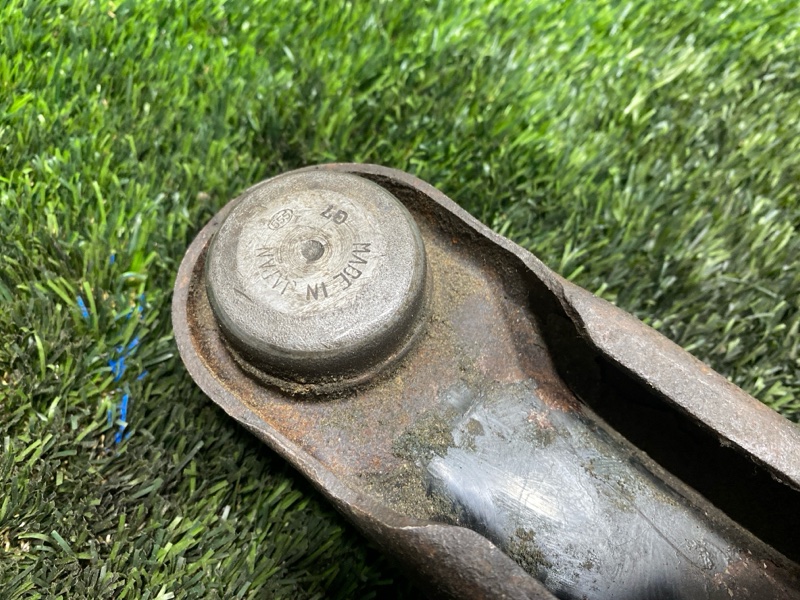 Рычаг нижний, 2500 рублей, Пешки