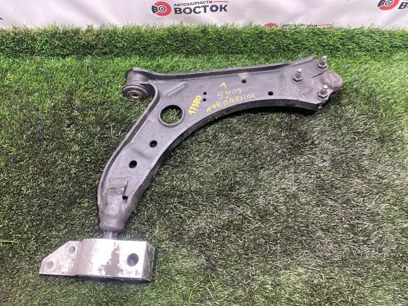 Рычаг нижний, 2000 рублей, Пешки