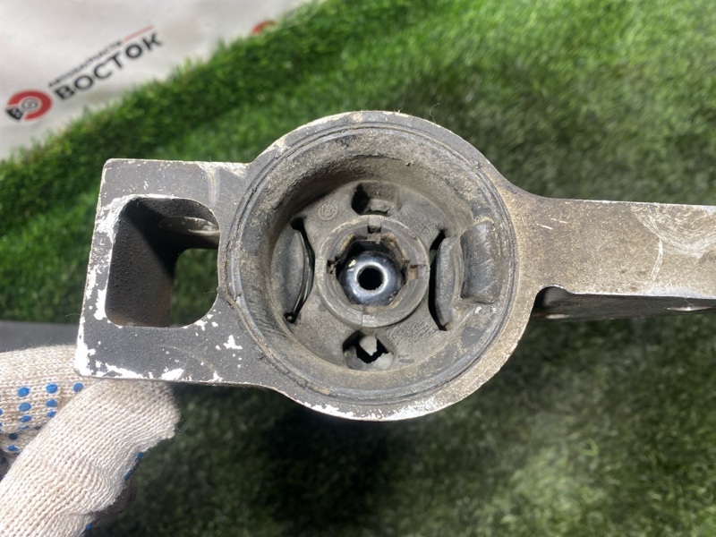 Рычаг нижний, 2000 рублей, Пешки