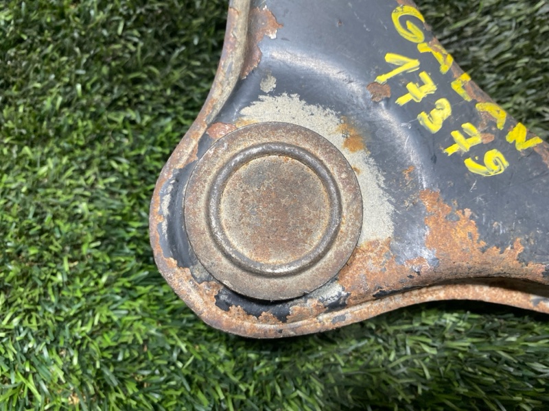 Рычаг верхний, 2500 рублей, Пешки