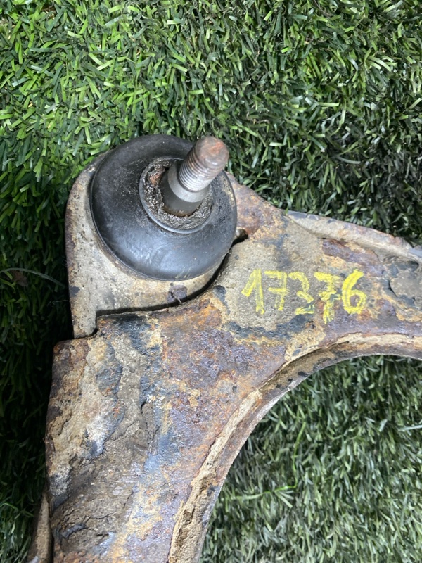 Рычаг верхний, 2500 рублей, Пешки