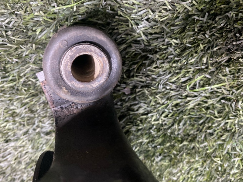 Рычаг нижний, 2500 рублей, Пешки