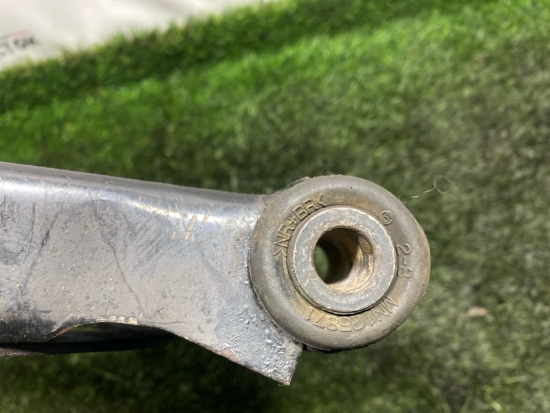 Рычаг нижний, 2500 рублей, Пешки