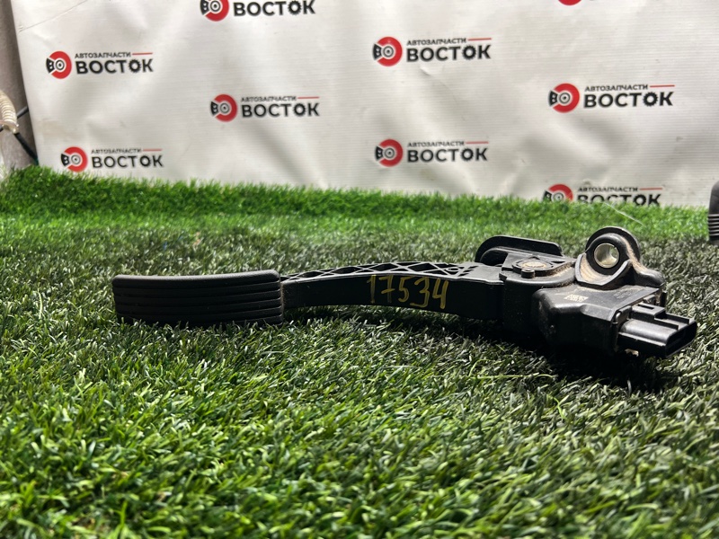 Педаль газа, 1000 рублей, Пешки