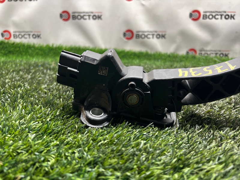 Педаль газа, 1000 рублей, Пешки