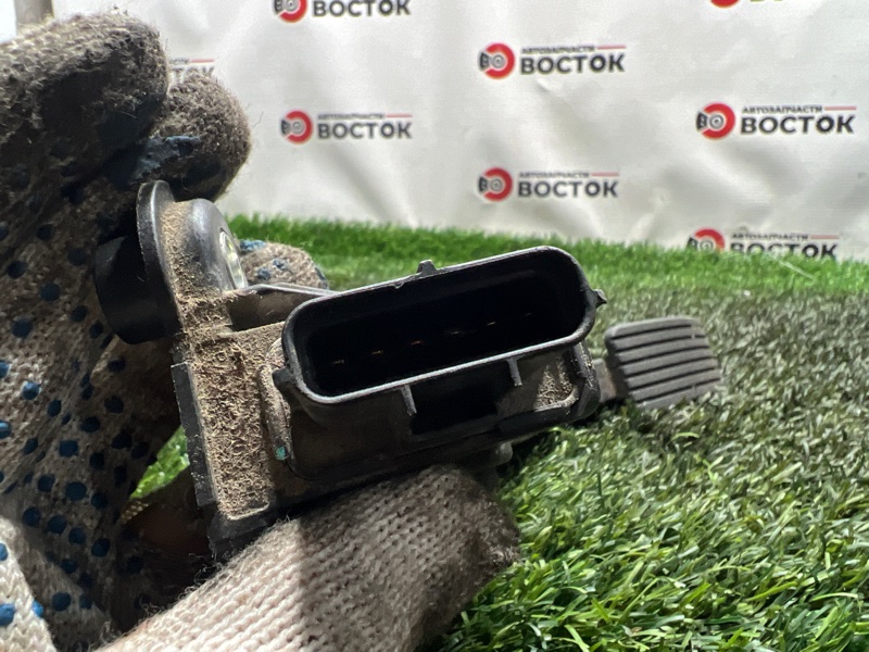 Педаль газа, 1000 рублей, Пешки